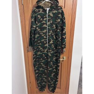 Skyline Wears Camouflage Hooded Jumpsuit Pajamas Pockets Size M Unisex
